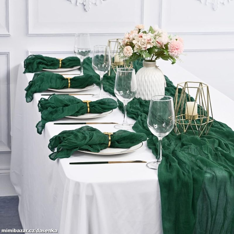 Boho gázové ubrousky na slavnostní svatební stůl.