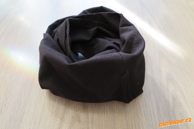 Černý nákrčník z Fleru od paní Moniky Horké