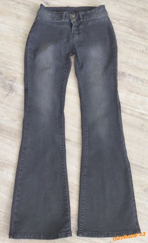 ČERNÉ ŠISOVANÉ BOOTCUT DŽÍNY/RIFLE