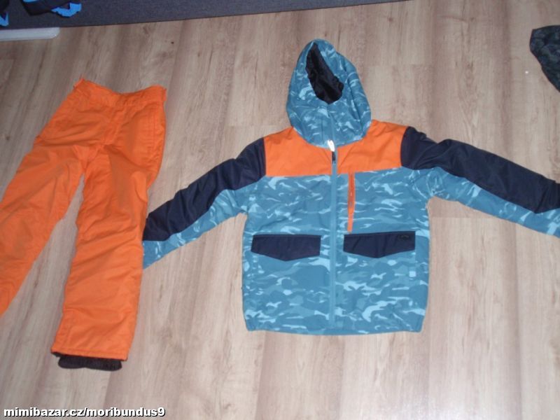 PĚKNÁ LYŽAŘSKÁ SOUPRAVA BILLABONG VEL.134