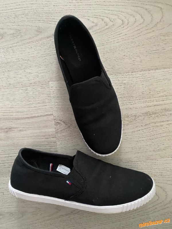 Krásné luxusní boty Tommy Hilfiger velikost 41