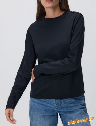 Černé volné triko