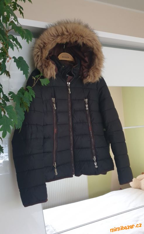 Prošívaná bunda s kapucí vel. S