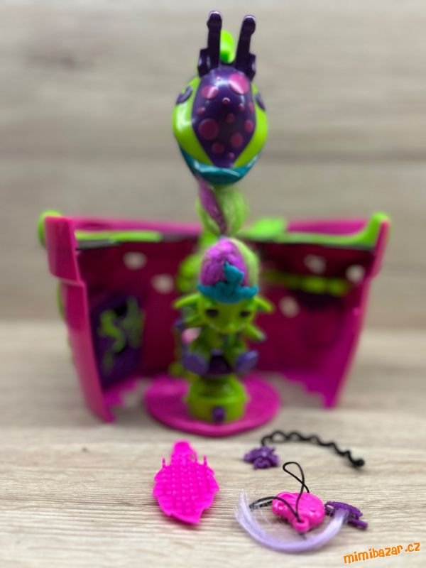 Troll kadeřnictví a kolotoč