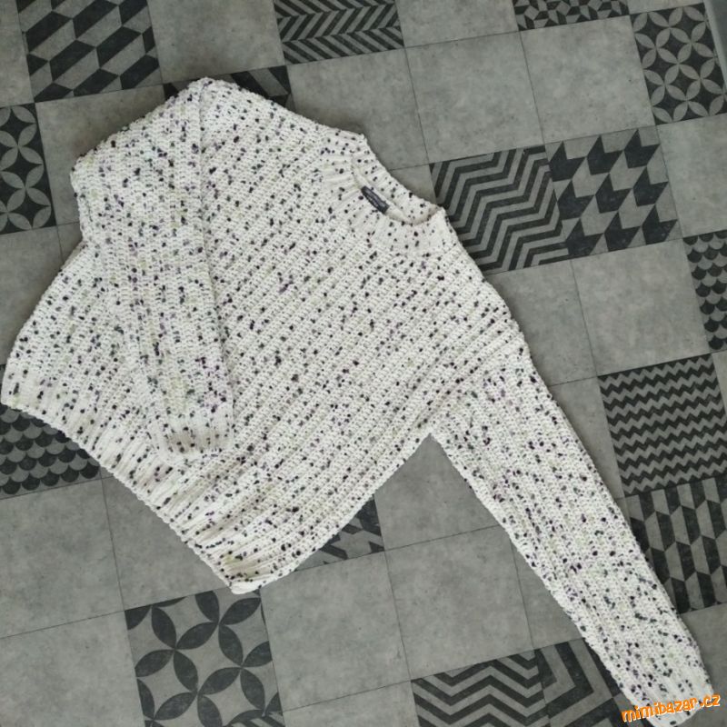 No.vý teplý součkový svetr vel. 158 - 164 (S - M)