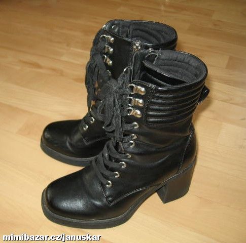 Dámské černé boty / polokozačky na podpatku