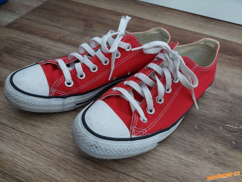Červené tenisky Converse