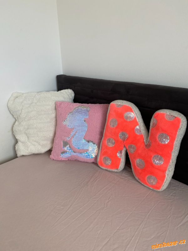 Dívčí dekorativní polštáře Justice