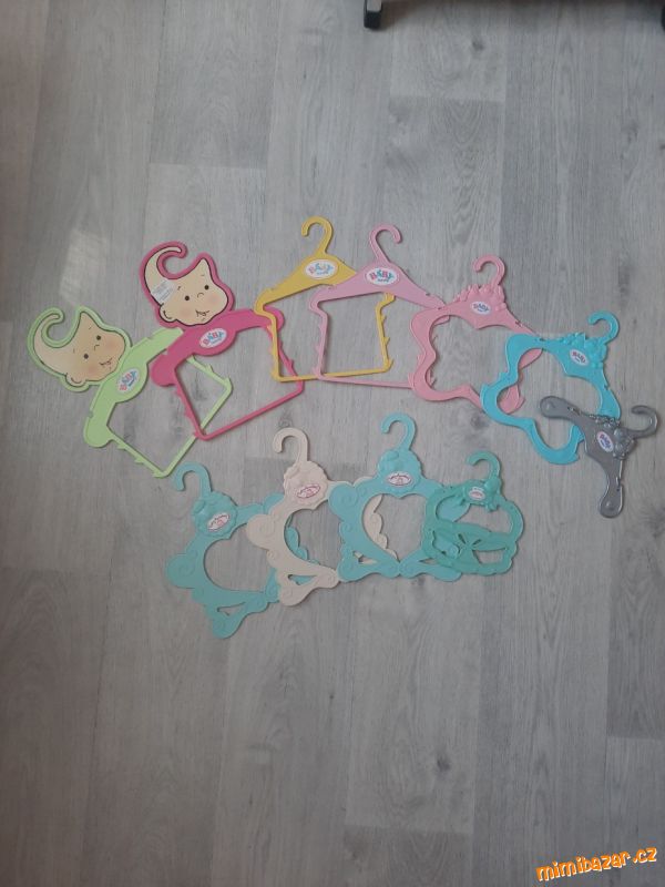 Ramínka na oblečky Baby Born a Baby Annabell