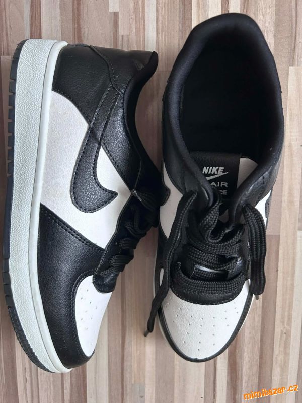 Nike tenisky 40