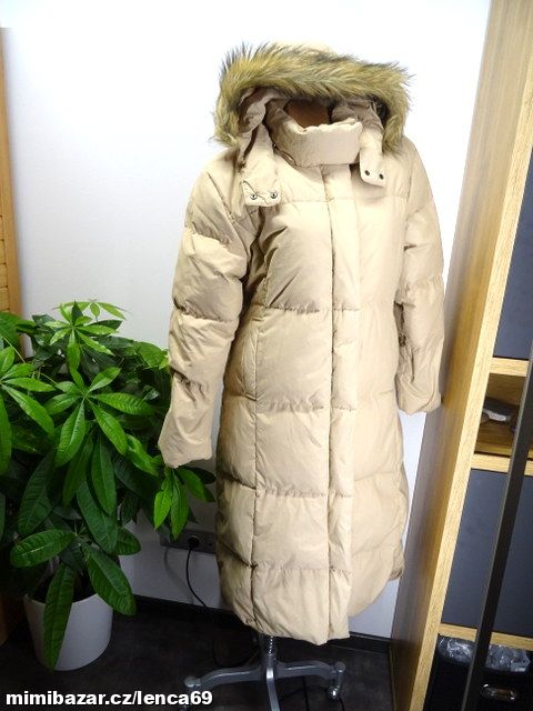 LUXUSNÍ PÉŘOVÝ KABÁT
