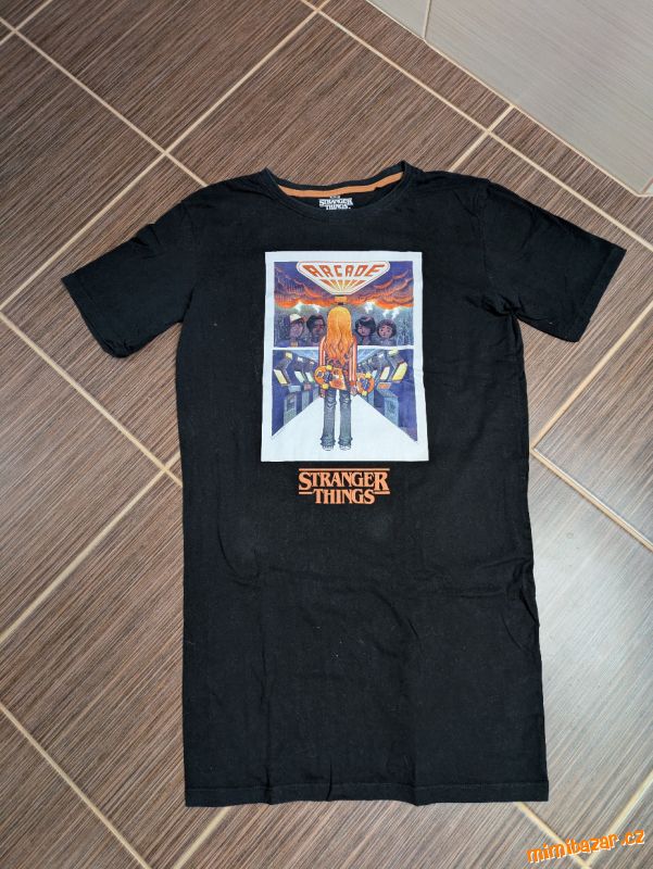 Noční košile Stranger Things