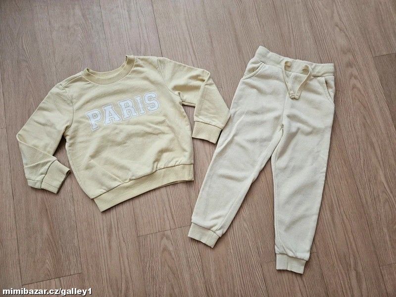 Teplákovka Sinsay, vel. 104