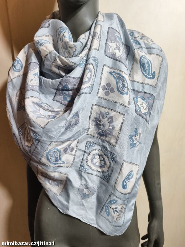 Hedvábný šátek vada