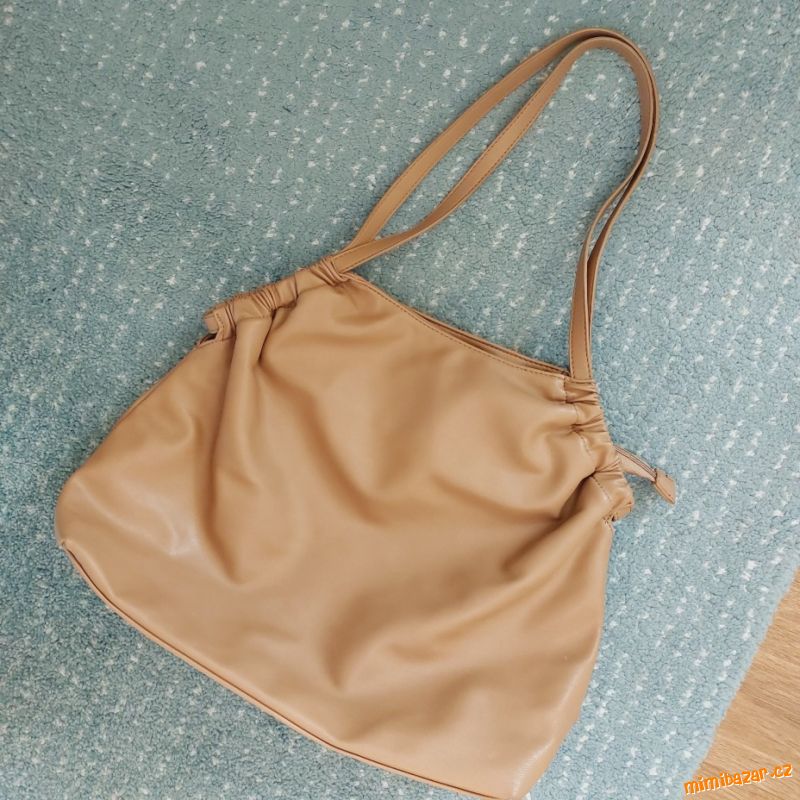 KVALITNÍ KABELKA RESERVED