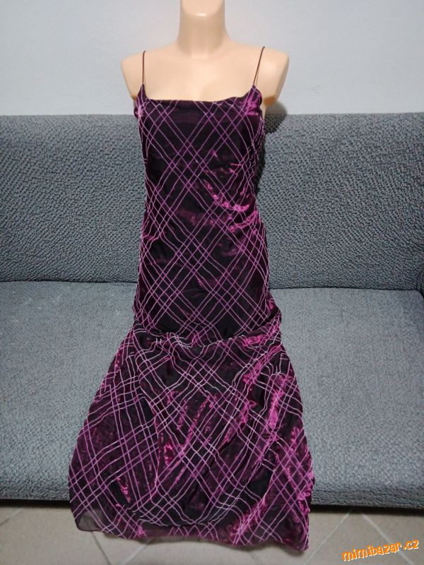 Dámské večerní šaty