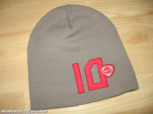 Nová zimní chlapecká čepice Nike