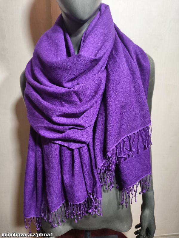 Fialová šála made in Nepál
