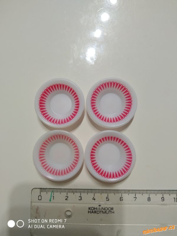 Talíř 4 ks nádobí na jídlo pro panenky barbie