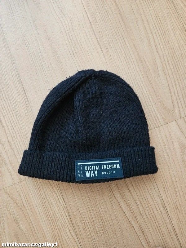 Zimní čepice, vel. 8-13 let