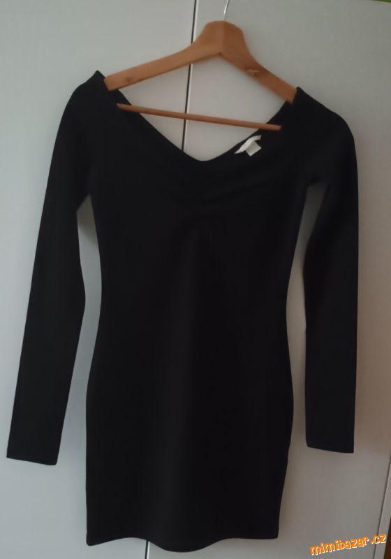 Krásné černé elastické přiléhavé šaty H&M