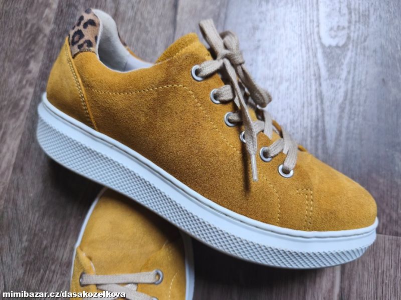 Kožené tenisky BULLBOXER v.38