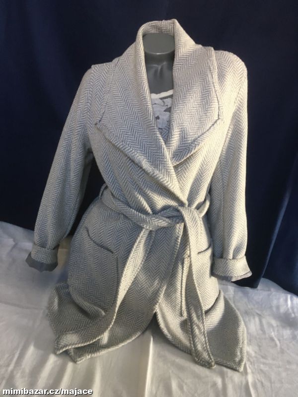 DÁMSKÝ KABÁT 40