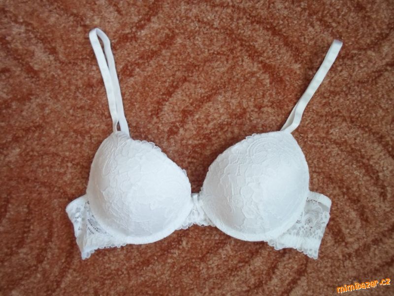 Bílá krajková podprsenka Push up- 75B
