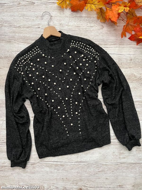 ŠEDÝ SVETR S PERLIČKAMI STRADIVARIUS