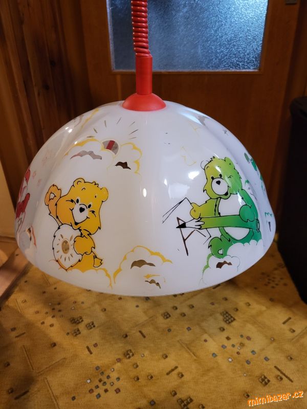 Plastový lustr do dětského pokoje