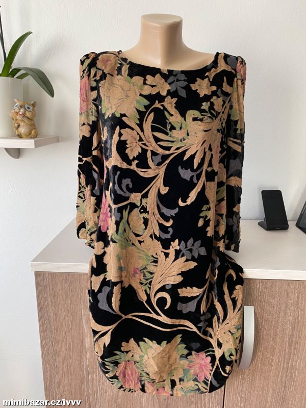Dámské šaty