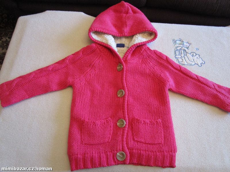 Tm. růžový pletený svetr s teplou podšívkou