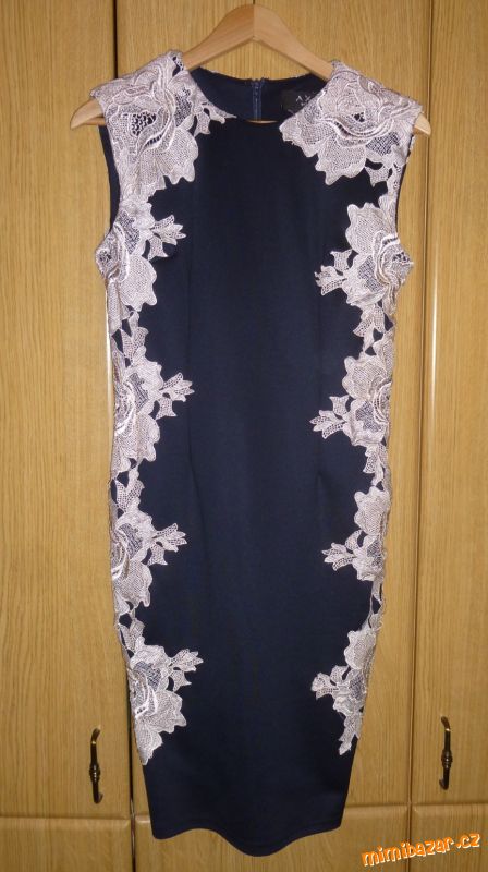 TMAVĚ MODRÉ ŠATY S KRAJKOU