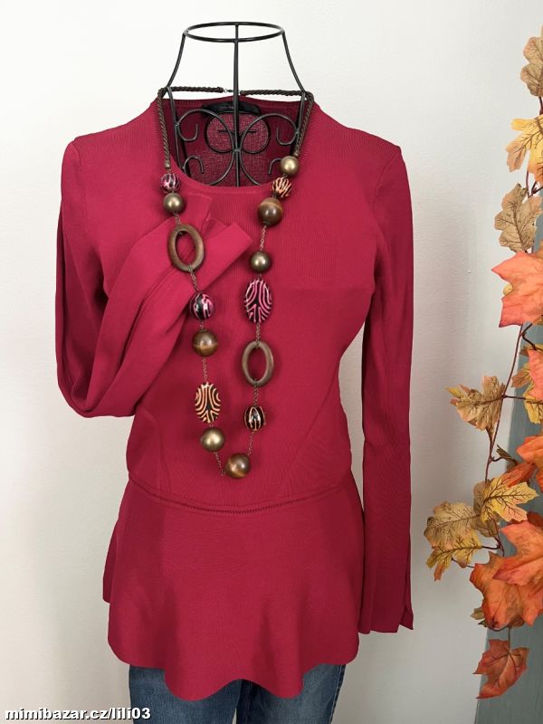 PRODLOUŽENÝ VÍNOVĚ ČERVENÝ SVETR HALLHUBER