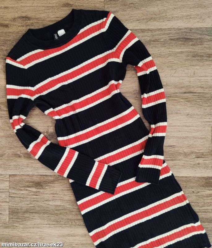 ŽEBROVITÉ ŠATY HM 40