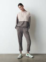 MODNÍ TEPLÁKY RESERVED 42