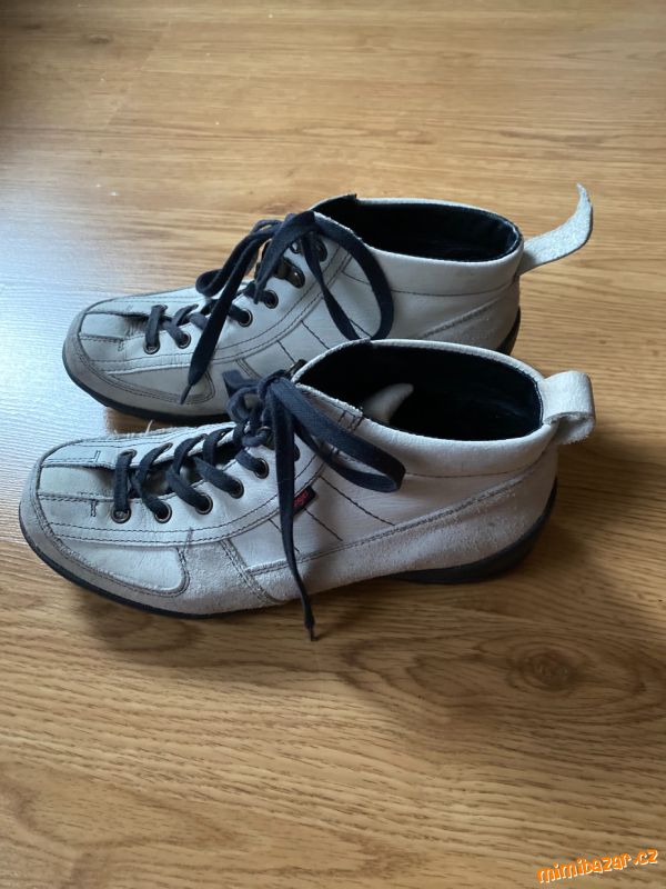 Kožené kotníkové boty zn. Wrangler vel. 38, 5