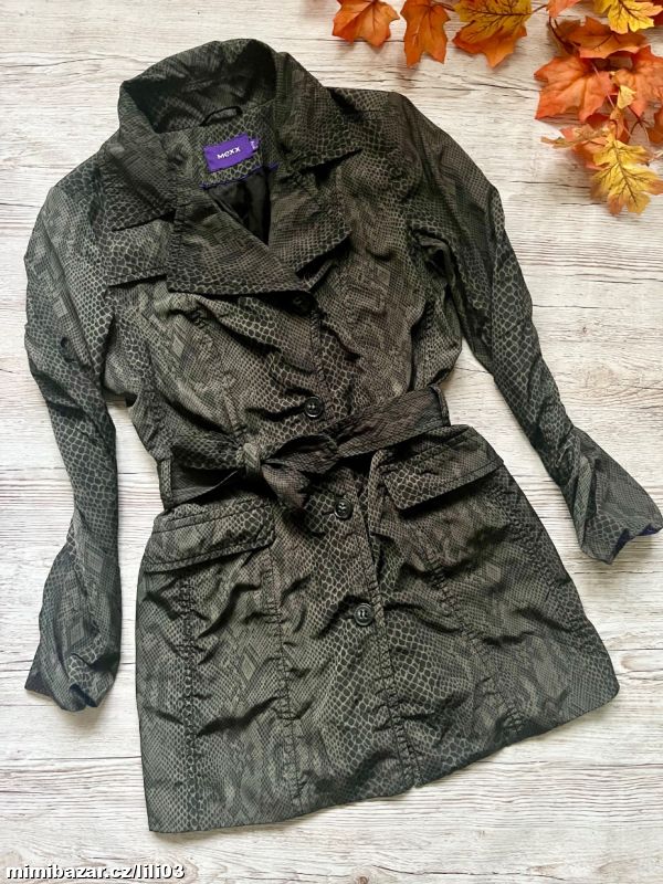 DLOUHÝ LESKLÝ VZOROVANÝ KABÁT MEXX