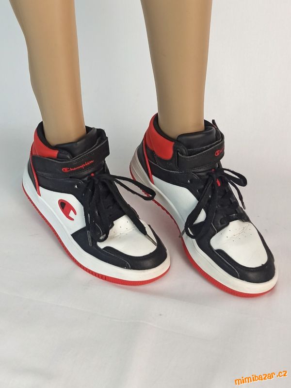 KRÁSNÉ SPORTOVNÍ TENISKY + + CHAMPION + + VEL 39