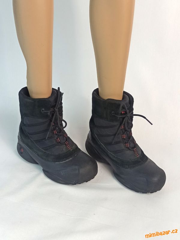 KRÁSNÉ TEPLOUČKÉ SNĚHULE + + COLUMBIA + + VEL 38