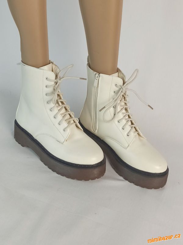 KRÁSNÉ BOTY NA ŠNĚROVADLA VEL 40