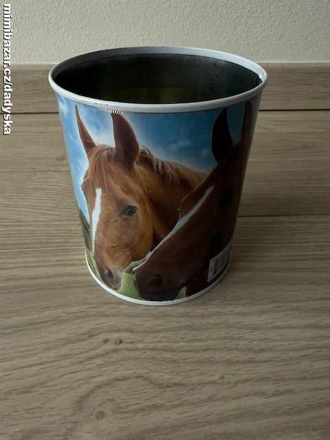 Stolní stojan / kelímek na psací potřeby KONĚ