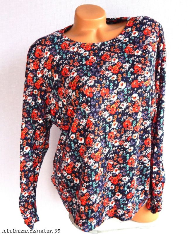 Triko u zápěstí se zřasením vel.48