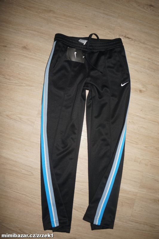 NIKE nové módní široké tepláky vel.146