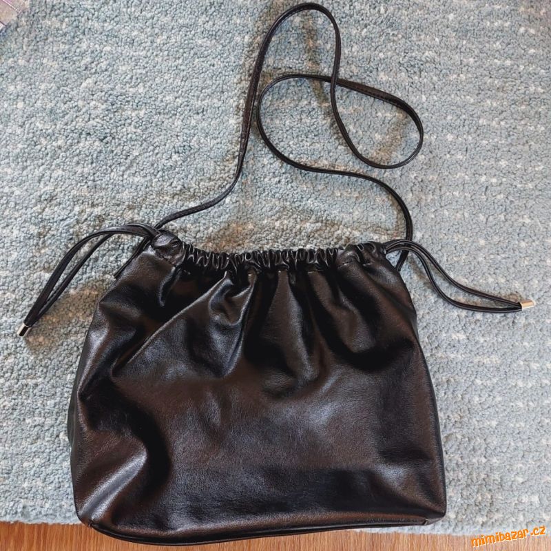 NENOŠENÁ KABELKA VAK RESERVED