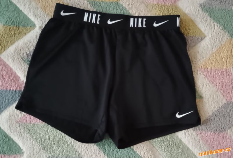 sportovní kraťase Nike Dri -Fit