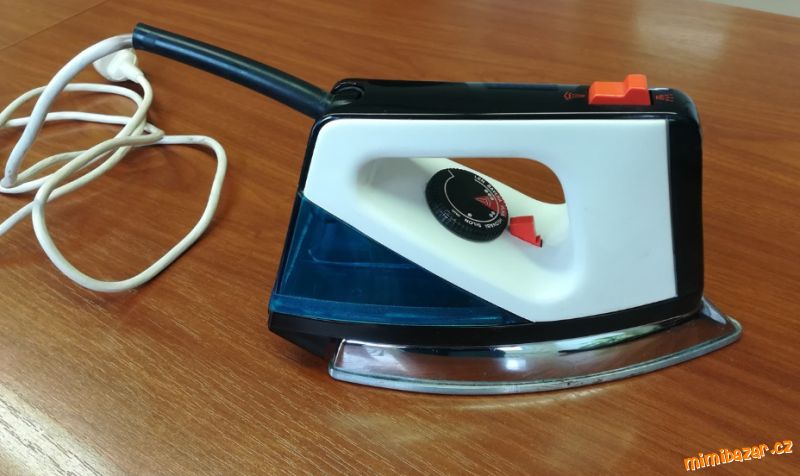 Žehlička napařovací ETA 0271