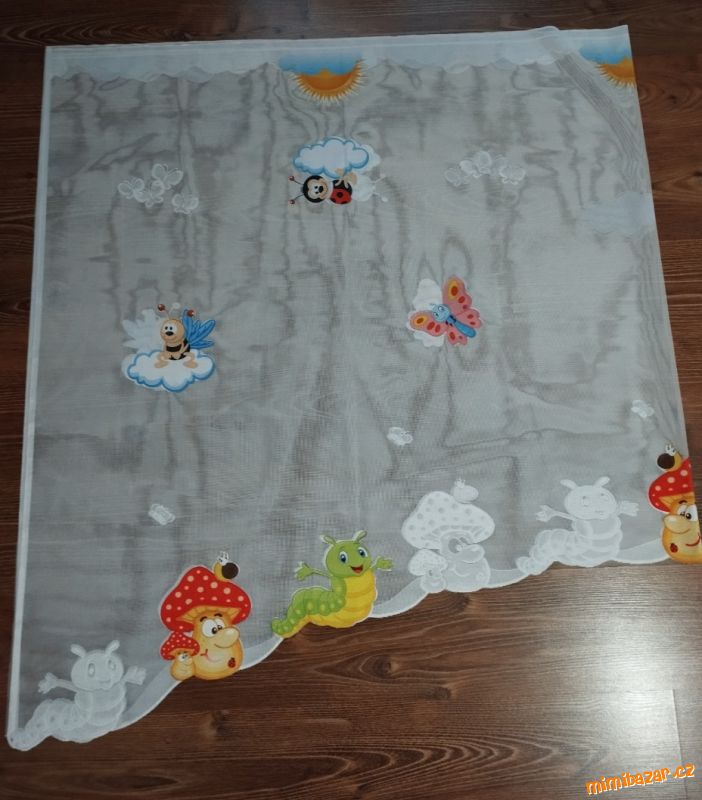 Krásná dětská záclona š.228 x v.128