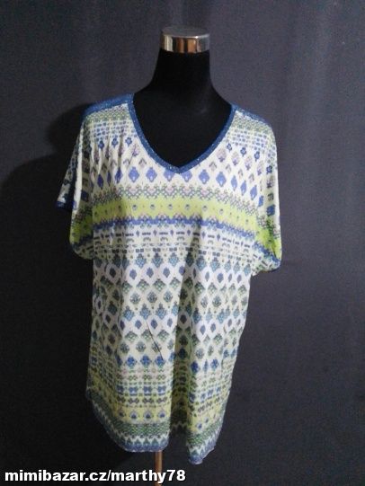 *** KRÁSNÉ DÁMSKÉ VZOROVANÉ TRIKO, VEL.50/52 ***