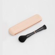 Cestovní pouzdro se štětcem